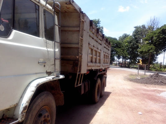 ขายบรรทุกสิบล้อดั๊ม