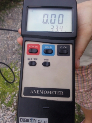 เครื่องวัดความเร็วลม อุณหภูมิ  แบบชุดวัดแยกจากตัวเครื่อง วัดได้หลายหน่วยมาก(มี2 เครื่อง)