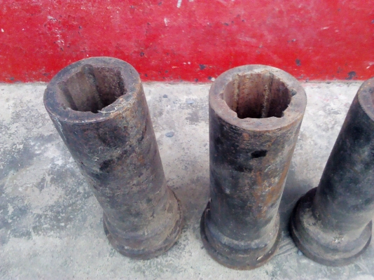 แม่แบบปากท่อ6เหลี่ยมของเครื่องอัดถ่านให้เป็นแท่ง( มี3แท่ง)