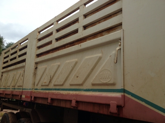 รถอิซูซุ 10 ล้อดั้ม 360 แรงม้า ปี 52 ( รถวิ่ง 18x,xxx กม. ) ( ขายแม่ลูก )  สนใจติดต่อ 081 - 6079515