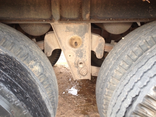 รถอิซูซุ 10 ล้อดั้ม 360 แรงม้า ปี 52 ( รถวิ่ง 18x,xxx กม. ) ( ขายแม่ลูก )  สนใจติดต่อ 081 - 6079515