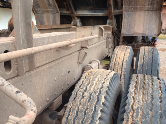 รถอิซูซุ 10 ล้อดั้ม 360 แรงม้า ปี 52 ( รถวิ่ง 18x,xxx กม. ) ( ขายแม่ลูก )  สนใจติดต่อ 081 - 6079515