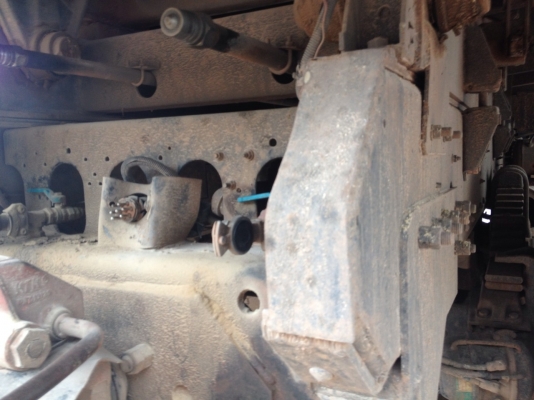 รถอิซูซุ 10 ล้อดั้ม 360 แรงม้า ปี 52 ( รถวิ่ง 18x,xxx กม. ) ( ขายแม่ลูก )  สนใจติดต่อ 081 - 6079515