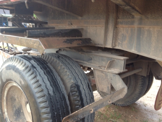 รถอิซูซุ 10 ล้อดั้ม 360 แรงม้า ปี 52 ( รถวิ่ง 18x,xxx กม. ) ( ขายแม่ลูก )  สนใจติดต่อ 081 - 6079515