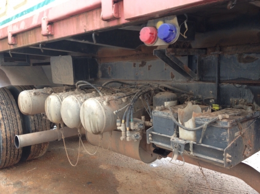 รถอิซูซุ 10 ล้อดั้ม 360 แรงม้า ปี 52 ( รถวิ่ง 18x,xxx กม. ) ( ขายแม่ลูก )  สนใจติดต่อ 081 - 6079515