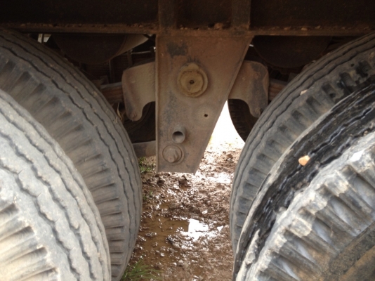 รถอิซูซุ 10 ล้อดั้ม 360 แรงม้า ปี 52 ( รถวิ่ง 18x,xxx กม. ) ( ขายแม่ลูก )  สนใจติดต่อ 081 - 6079515