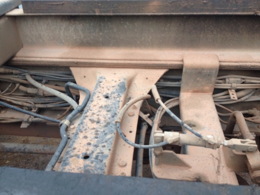 รถอิซูซุ 10 ล้อดั้ม 360 แรงม้า ปี 52 ( รถวิ่ง 18x,xxx กม. ) ( ขายแม่ลูก )  สนใจติดต่อ 081 - 6079515