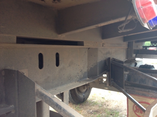 รถอิซูซุ 10 ล้อดั้ม 360 แรงม้า ปี 52 ( รถวิ่ง 18x,xxx กม. ) ( ขายแม่ลูก )  สนใจติดต่อ 081 - 6079515