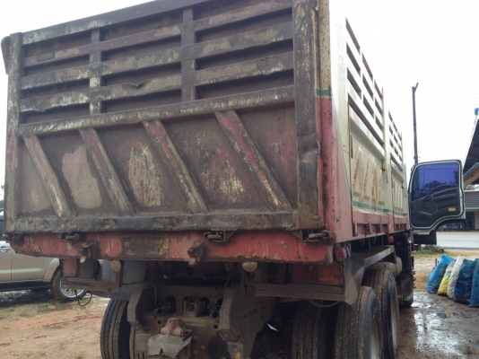 รถอิซูซุ 10 ล้อดั้ม 360 แรงม้า ปี 52 ( รถวิ่ง 18x,xxx กม. ) ( ขายแม่ลูก )  สนใจติดต่อ 081 - 6079515