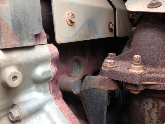 รถฮีโน่ 6 ล้อ หัวลาก 330 แรงม้า ปี 51  สนใจติดต่อ 081 - 6079515