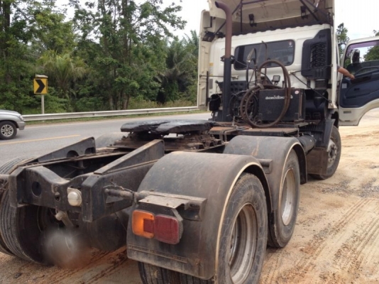 รถฮีโน่ 6 ล้อ หัวลาก 330 แรงม้า ปี 51  สนใจติดต่อ 081 - 6079515