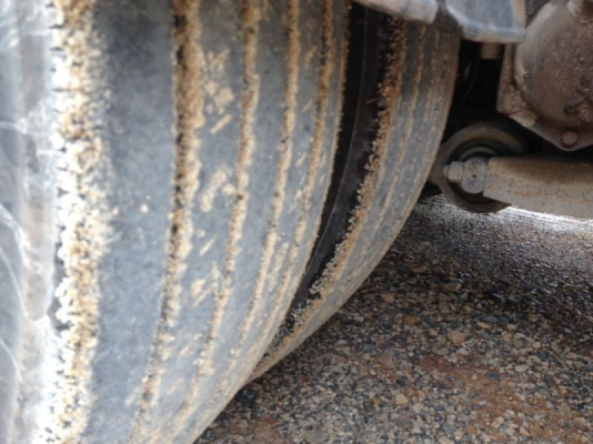 รถฮีโน่ 6 ล้อ หัวลาก 330 แรงม้า ปี 51  สนใจติดต่อ 081 - 6079515