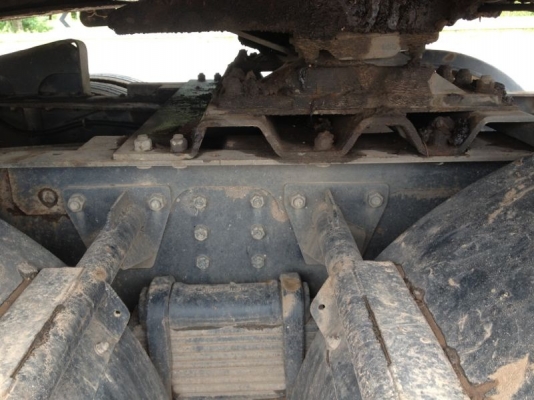 รถฮีโน่ 6 ล้อ หัวลาก 330 แรงม้า ปี 51  สนใจติดต่อ 081 - 6079515