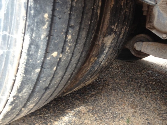 รถฮีโน่ 6 ล้อ หัวลาก 330 แรงม้า ปี 51  สนใจติดต่อ 081 - 6079515