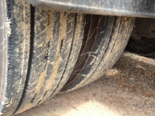 รถฮีโน่ 6 ล้อ หัวลาก 330 แรงม้า ปี 51  สนใจติดต่อ 081 - 6079515