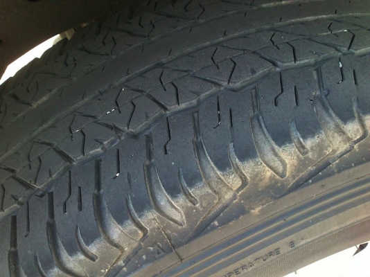 ขายยาง Dunlop At20 245/70/16 และล้อแม็กTriton16x7 ทั้งชุด 7000.-บาท ขายยาง Dunlop At20 245/70/16 และล้อแม็กTriton16x7 ทั้งชุด 7000.-บาท