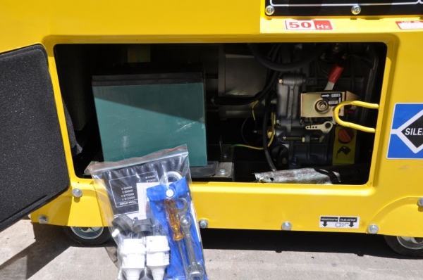 ขายเครื่องปั่นไฟ KAWA KENKI 6 KW. (6,000วัตร) ดีเซล สตาร์ทไฟฟ้า ตู้เก็บเสียง 35,000เท่านั้น!!