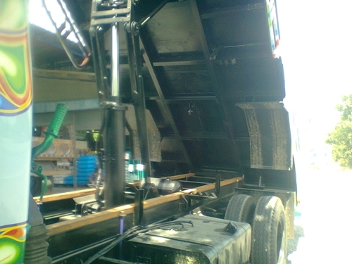 ขายรถบรรทุกหกล้อดั้มเกษตรอีซูซูร็อคกี้ FTR32 รถห้าง เครื่อง 195 แรงม้า