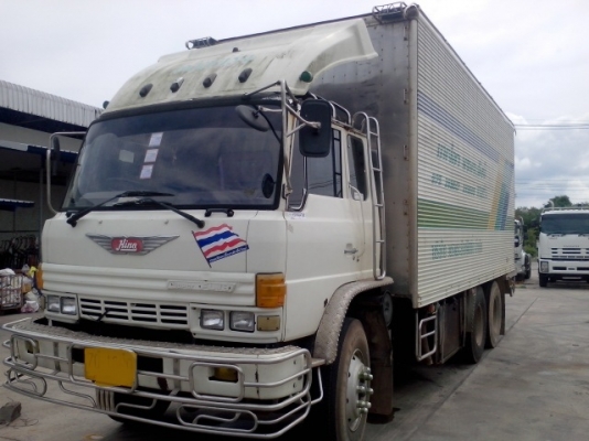 ขายสิบล้อ HINO FL227 เครื่อง EM100 รถสภาพสมบูรณ์ ขายเฉพาะหัวกับคัซซี