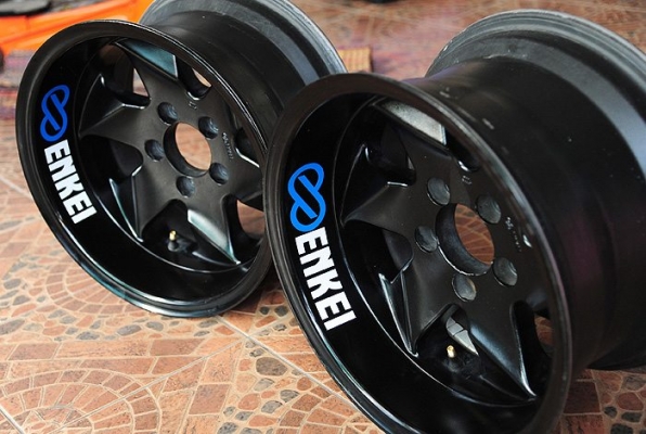 AVS-Model 6 แท้16 5/114 ขาย 2 วง 4,800