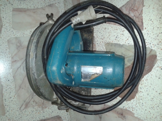 ขายเลื่อยวงเดือนMakita รุ่น5806B