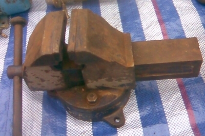 ปากกาจับชิ้นงานขนาด 4 นิ้วสภาพสวยๆครับเดิมๆครับปากไม่มีบิ่นครับสภาพดีพร้อมใช้งานครับ