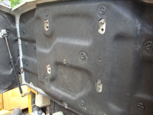 ขายรถโฟล์คลิฟท์  KOMATSU  FD25-11  (รถนอกนำเข้า)  เครื่องยนต์ดีเซล  เกียร์ออโตเมติค  เสาสูง  3   เมตร เข้าตู้  งา 1,070  มม. ยางตัน