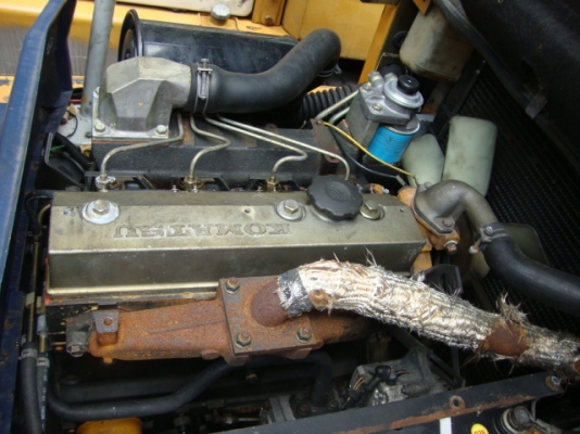 ขายรถโฟล์คลิฟท์  KOMATSU  FD25-11  (รถนอกนำเข้า)  เครื่องยนต์ดีเซล  เกียร์ออโตเมติค  เสาสูง  3   เมตร เข้าตู้  งา 1,070  มม. ยางตัน