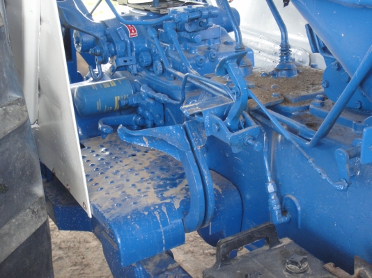 ขายด่วนครับเจ้าของร้อนเงิน FORD 6600 T5 สภาพพร้อมใช้ ราคาคุยกันได้ครับ