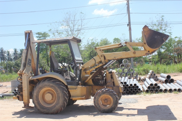 รถตักหน้าขุดหลัง