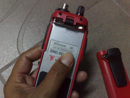 ขายวิทยุสื่อสาร BENISON V5 เปลี่ยนกรอบ ICOM 3fgx ราคา 1800 บาท สิ่งที่จะได้ 1.ตัวเครื่อง 2.แบตเตอร์ใหม่ของ icom 3.คลิปหลังของ icom 4.แท่นชาร์ท 5.เสายางของใหม่ พร้อมโอน ธนาคารไทยพาณิชย์ 0524083475 นิธิโรจน์  วงษ์ขันธ์เดช โทร 0849448845 ทะเบียนว่างพร้อมจดขอ