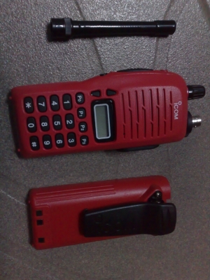 ขายวิทยุสื่อสาร BENISON V5 เปลี่ยนกรอบ ICOM 3fgx ราคา 1800 บาท สิ่งที่จะได้ 1.ตัวเครื่อง 2.แบตเตอร์ใหม่ของ icom 3.คลิปหลังของ icom 4.แท่นชาร์ท 5.เสายางของใหม่ พร้อมโอน ธนาคารไทยพาณิชย์ 0524083475 นิธิโรจน์  วงษ์ขันธ์เดช โทร 0849448845 ทะเบียนว่างพร้อมจดขอ