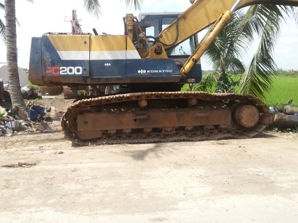 ขายรถแบคโฮ Komatsu pc200-5 ตามสภาพด่วนๆ ขายรถแบคโฮ Komatsu pc200-5 ตามสภาพด่วนๆ