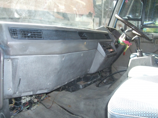 ขายด่วน 6 ล้อ ดั้มเกษตรฟูโซ่ FK415F  เครื่องยนต์ 6D14  160 แรง