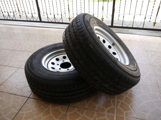 ขายยาง พร้อมกระทะล้อฝ่า 6รู 100 .