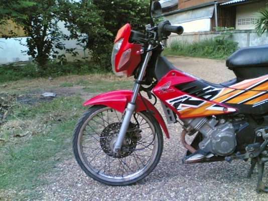 ขาย Honda Sonic ทะเบียนพร้อมโอนเครื่องดีภาษีพึ่งขาดตัวกุญแจเล็กรถพร้อมใช้งาน ขาย 11000 บาท