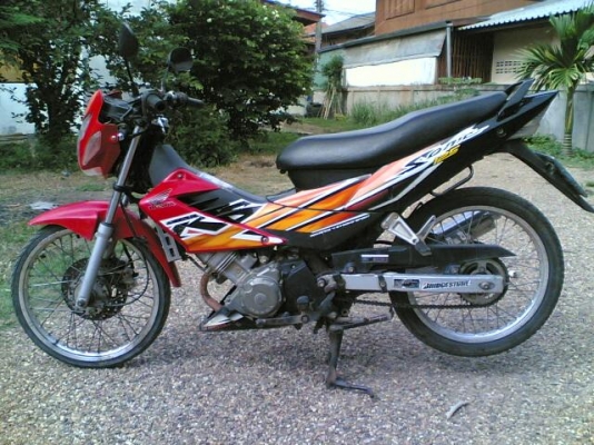 ขาย Honda Sonic ทะเบียนพร้อมโอนเครื่องดีภาษีพึ่งขาดตัวกุญแจเล็กรถพร้อมใช้งาน ขาย 11000 บาท