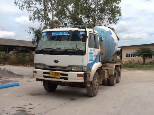 ขายรถโม่ NISSAN 320 HP