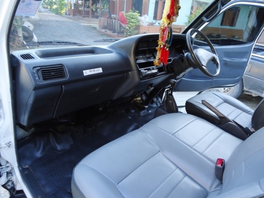 รถตู้  Toyota  เครื่องดีแน่นๆ   แก๊ส lPG หัวฉีด ประหยัด เอกสารพร้อมโอน สภาพดี พร้อมใช