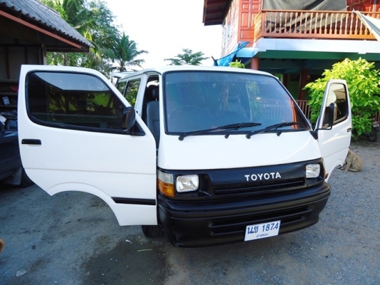 รถตู้  Toyota  เครื่องดีแน่นๆ   แก๊ส lPG หัวฉีด ประหยัด เอกสารพร้อมโอน สภาพดี พร้อมใช