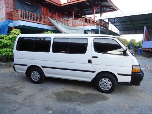 รถตู้  Toyota  เครื่องดีแน่นๆ   แก๊ส lPG หัวฉีด ประหยัด เอกสารพร้อมโอน สภาพดี พร้อมใช