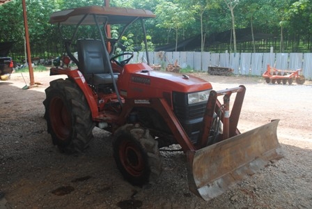 ขายรถไถ Kubota L 3408 4WD พร้อมดันหน้าและผานหลัง