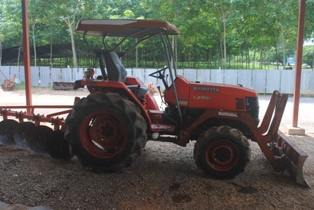 ขายรถไถ Kubota L 3408 4WD พร้อมดันหน้าและผานหลัง ขายรถไถ Kubota L 3408 4WD พร้อมดันหน้าและผานหลัง