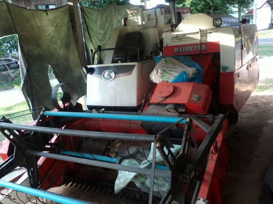 ขายครบชุด 3 อย่าง เปิดดูครับ กะบะ รถเกี่ยว ตัวลาก