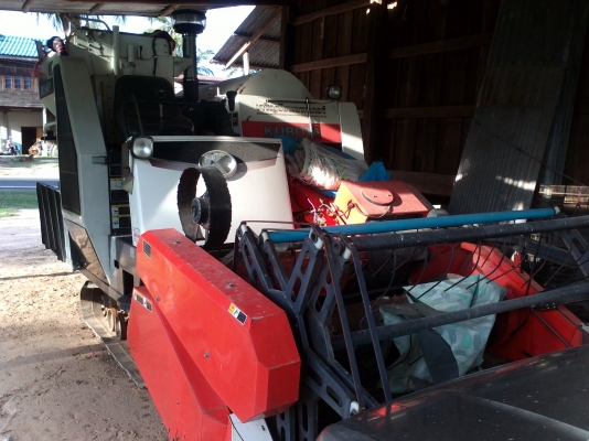 ขายครบชุด 3 อย่าง เปิดดูครับ กะบะ รถเกี่ยว ตัวลาก