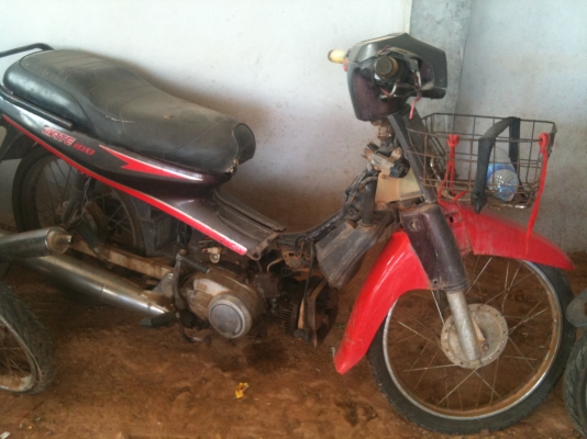 ขายดรีม 2 คัน เริ่มต้น 3,500 บาท ขับได้ทั้งสองคัน