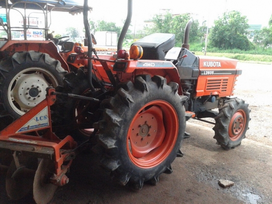 ขายรถไถ KUBOTA L2605 พร้อมผาน 5 รถสภาพเดิมๆไม่ได้ทำสีใหม่
