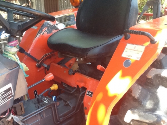 ขายรถไถ KUBOTA L2605 พร้อมผาน 5 รถสภาพเดิมๆไม่ได้ทำสีใหม่