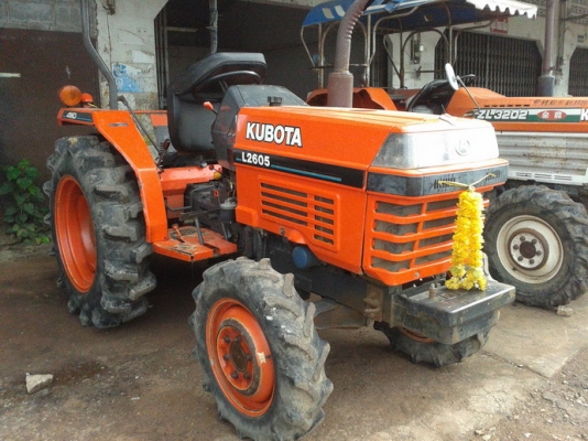 ขายรถไถ KUBOTA L2605 พร้อมผาน 5 รถสภาพเดิมๆไม่ได้ทำสีใหม่