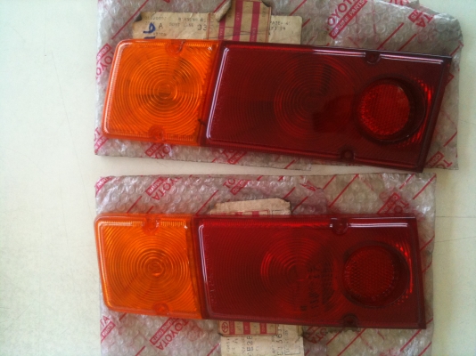 ขายเลนไฟท้ายแท้เก่าเก็บญี่ปุ่น toyota liteace Kmv10 (ชินจัง) ขายรถด้วย